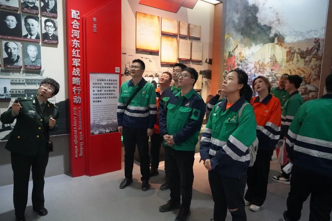 团员青年在红西路军战斗遗址接受革命传统教育 袁天昊 摄