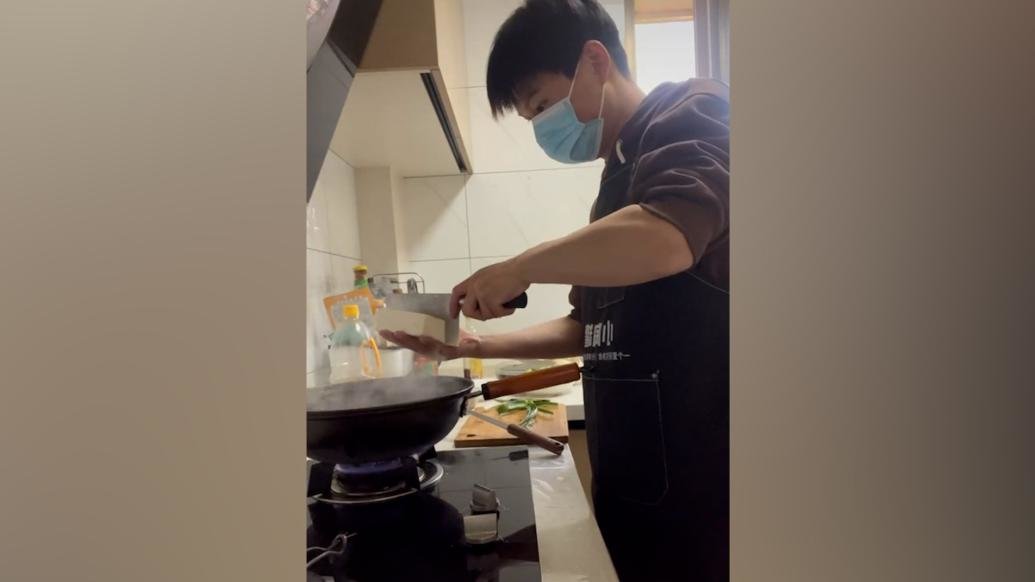 95后设计师在上海周末兼职上门做饭月入千元：更多的是爱好