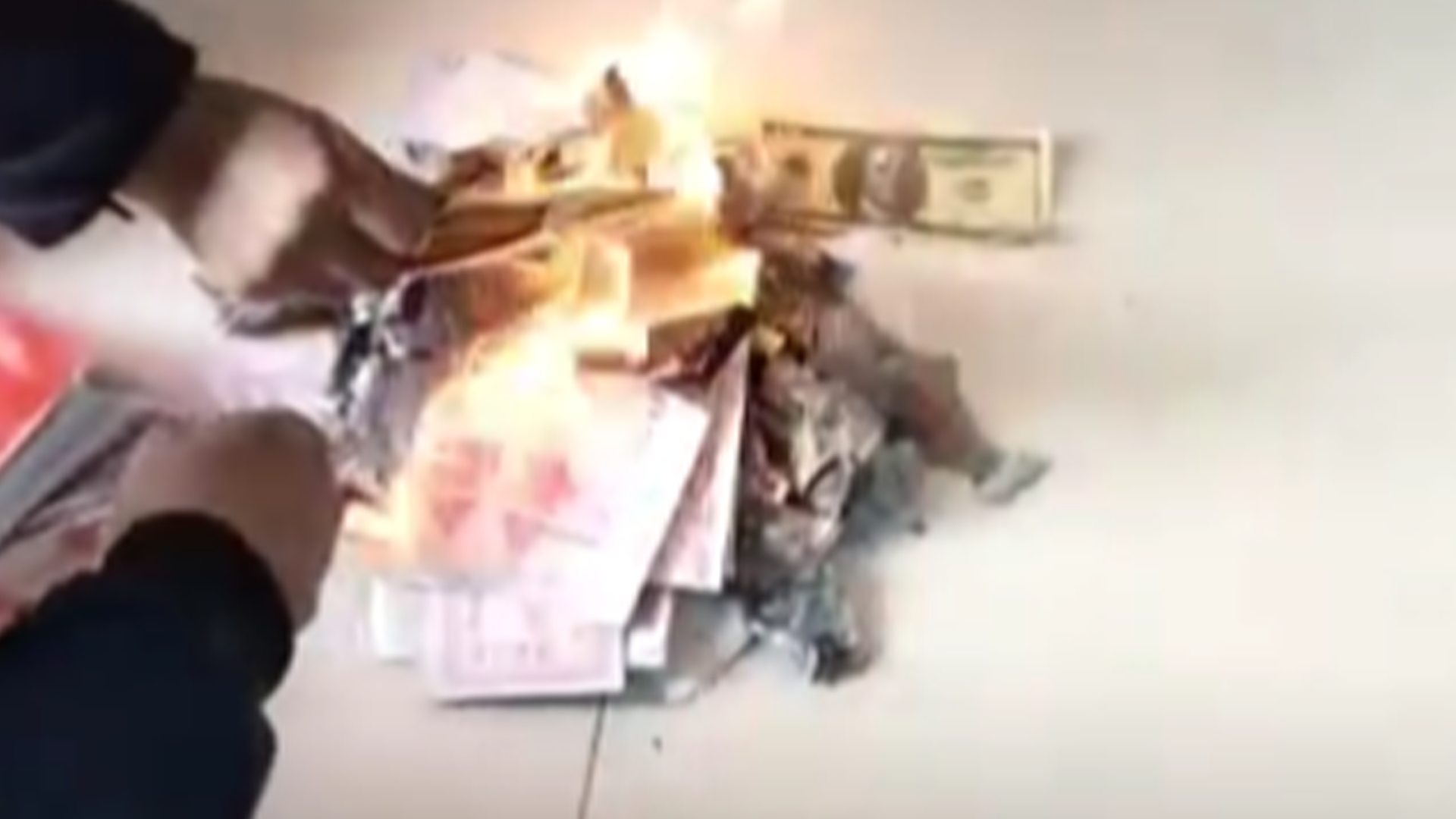 景区不让上坟，村民被迫在大厅烧纸，镇政府：已经介入处理