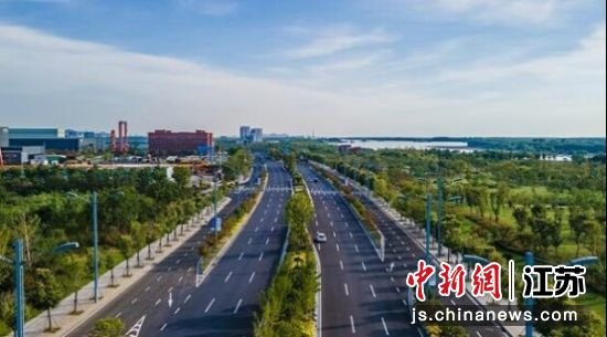扬子江大道江宁段 图片作者：南京江宁滨江经济开发区管理委员会
