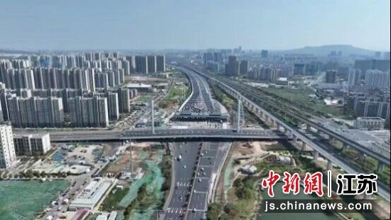 航拍南京市江宁区文靖路高架桥 图片作者：魏金昊 