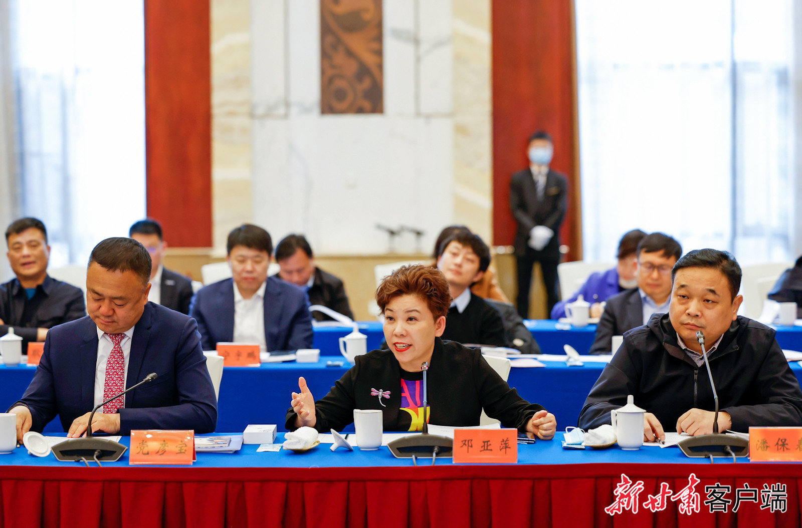参加会谈的企业家现场发言 新甘肃&middot;甘肃日报记者 孟捷