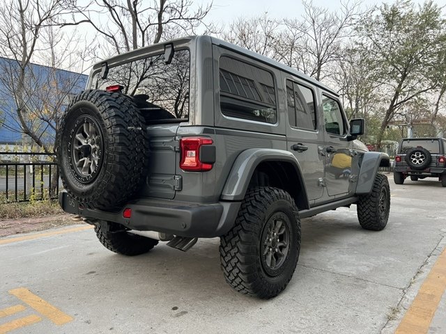 西安吉普牧马人392提车价120万