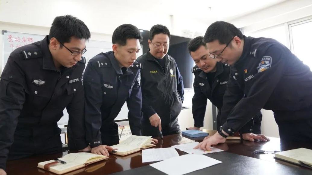 同时就职多家公司骗底薪，警方破获上海市首例“套路应聘”诈骗案