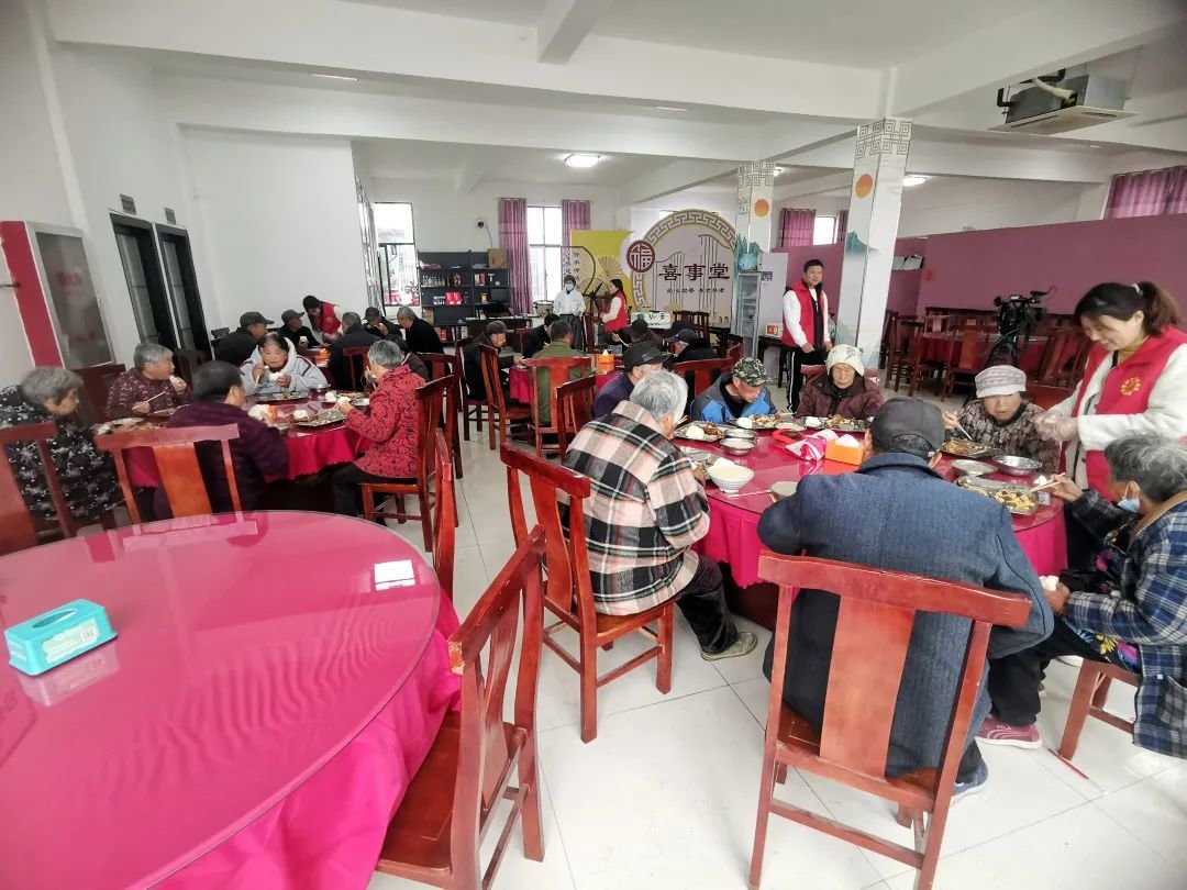 开饭咯!丰县在村里开了一家老年食堂