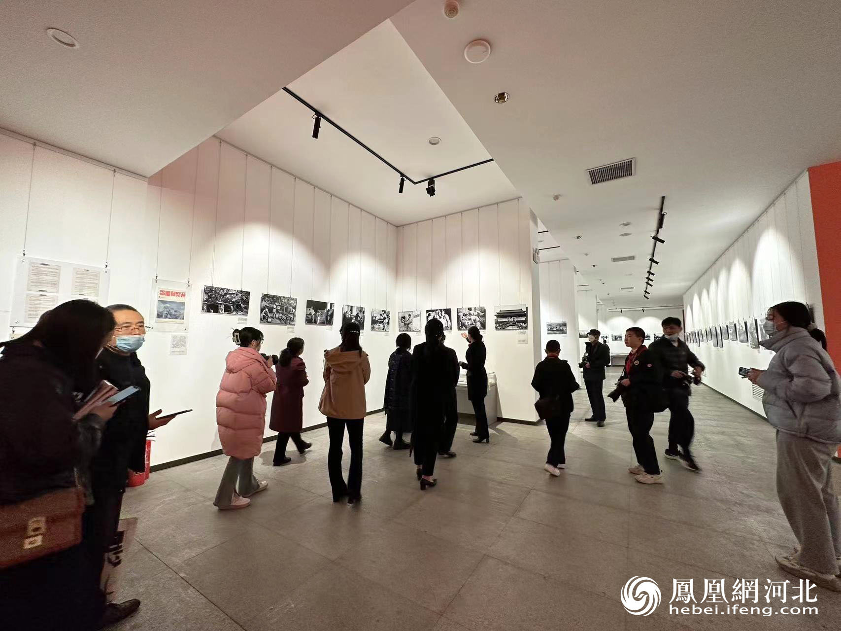 烽烟号角——纪念《晋察冀画报》创刊80周年摄影文献展现场