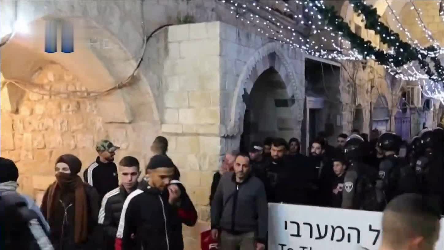 以色列警方闯进阿克萨清真寺，超350巴勒斯坦人遭逮捕