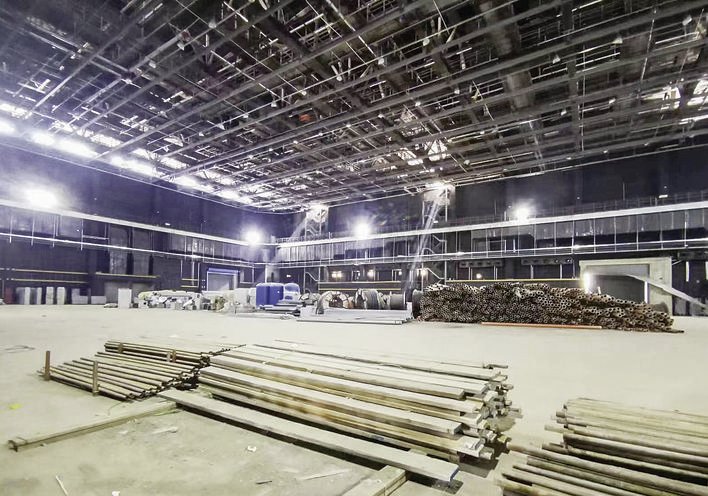 影棚内部正在进行装修。 本版摄影 张扬