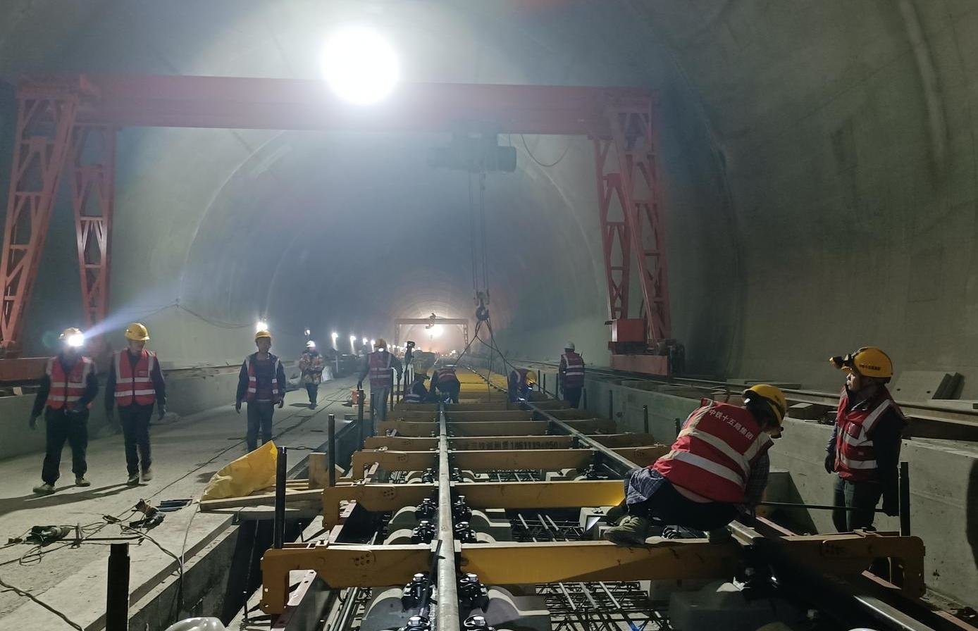 4年只为4分钟 新乌鞘岭隧道建设“项”前冲