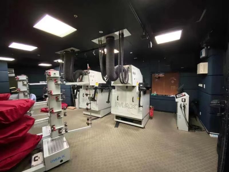 上海科技馆IMAX巨幕影院放映间。图片源自“上海科技馆”微信公众号。