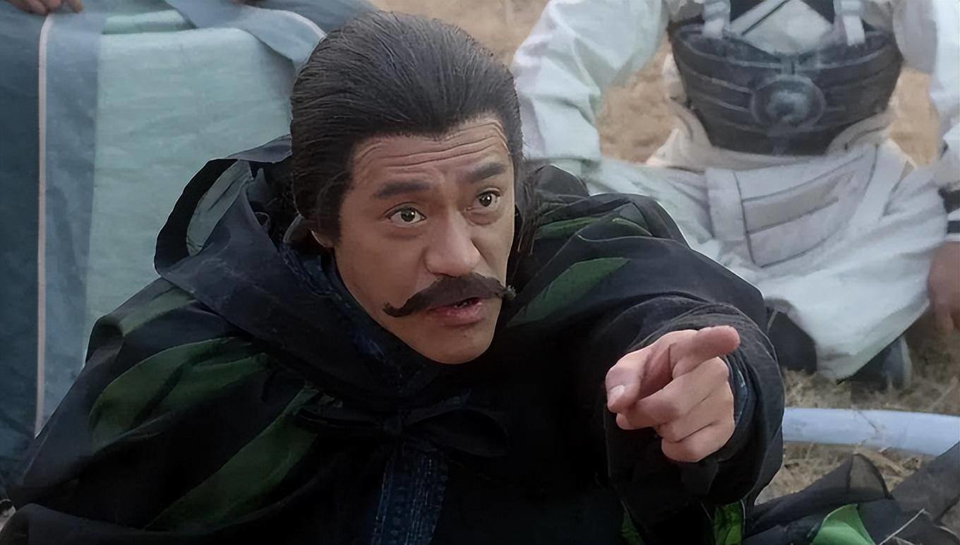 吴耀汉在《倚天屠龙记之魔教教主》里饰演青翼蝠王韦一笑