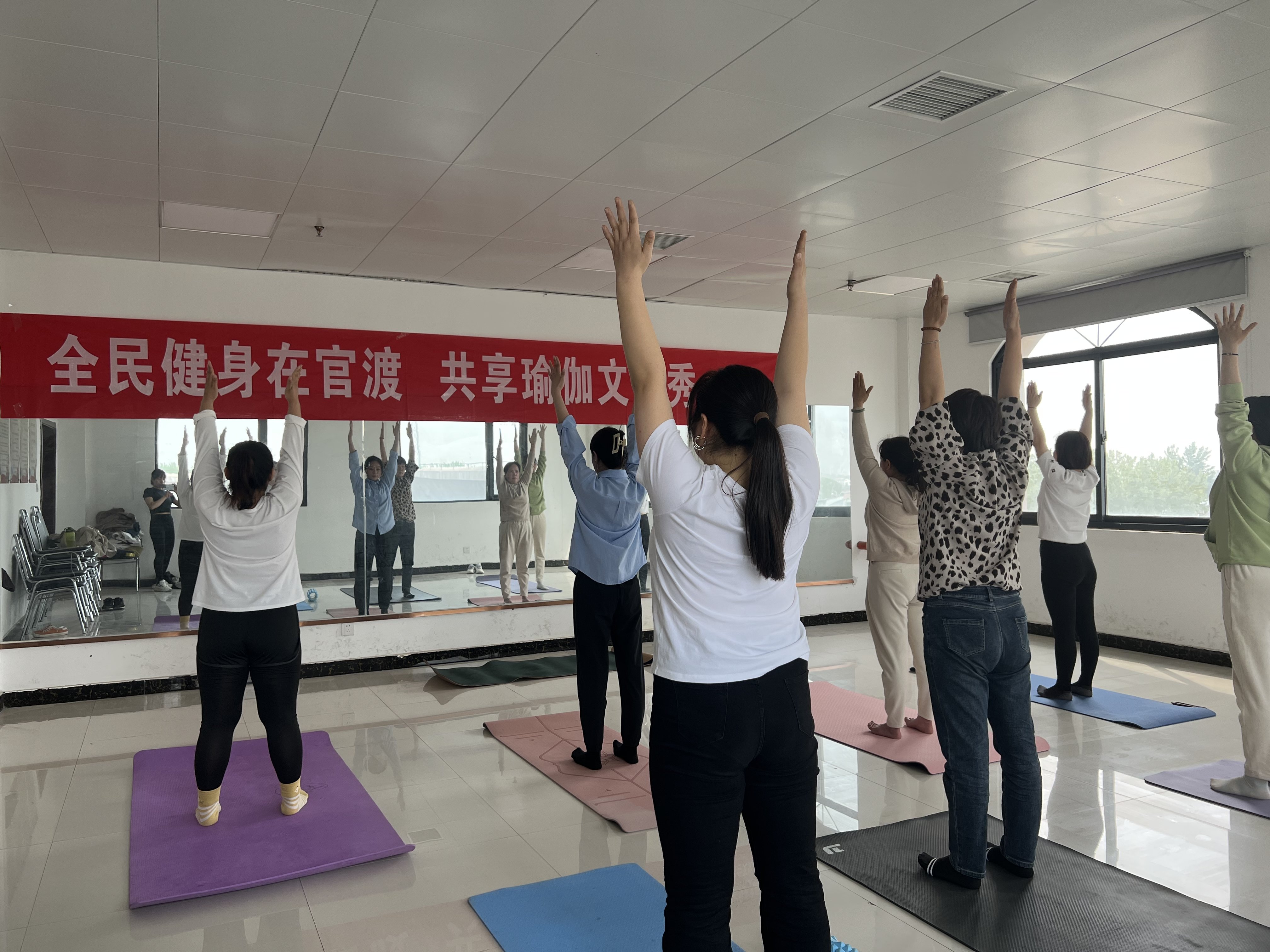 中牟县官渡镇：全民健身在官渡 共享瑜伽文化秀