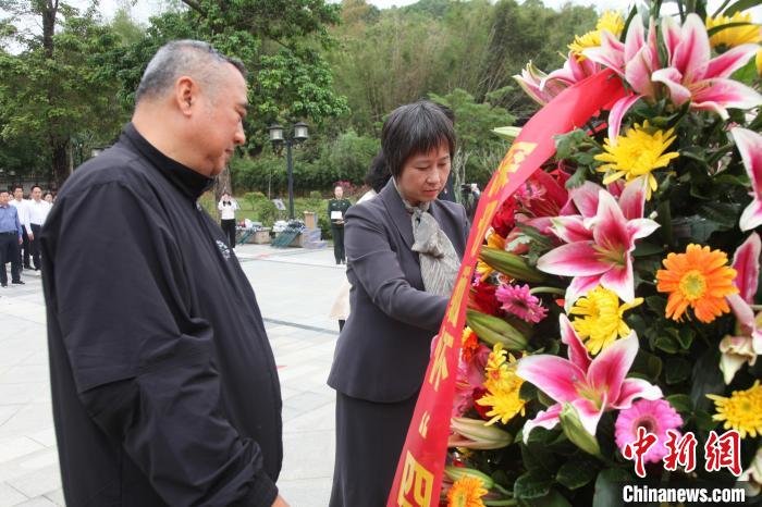 图为缅怀仪式现场。　叶挺纪念馆供图
