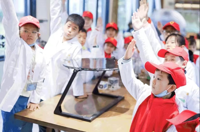 图| 科学普及岛科学 实验课现场