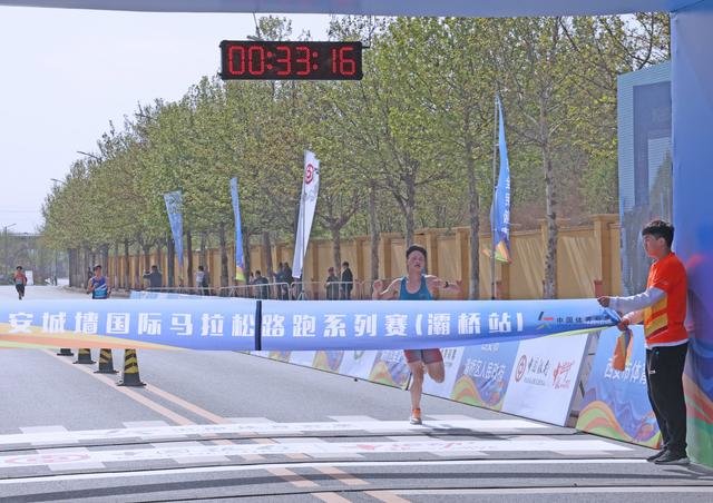 免费跑步的操场西安市 7B3DAD19BEB6FAB2550D2F91EAE3B2FFC23048E4_size58_w640_h452.jpg