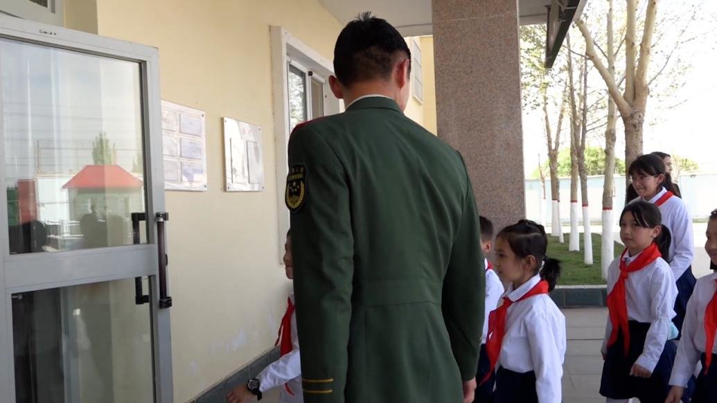 武警新疆总队喀什支队开展“军营开放日”