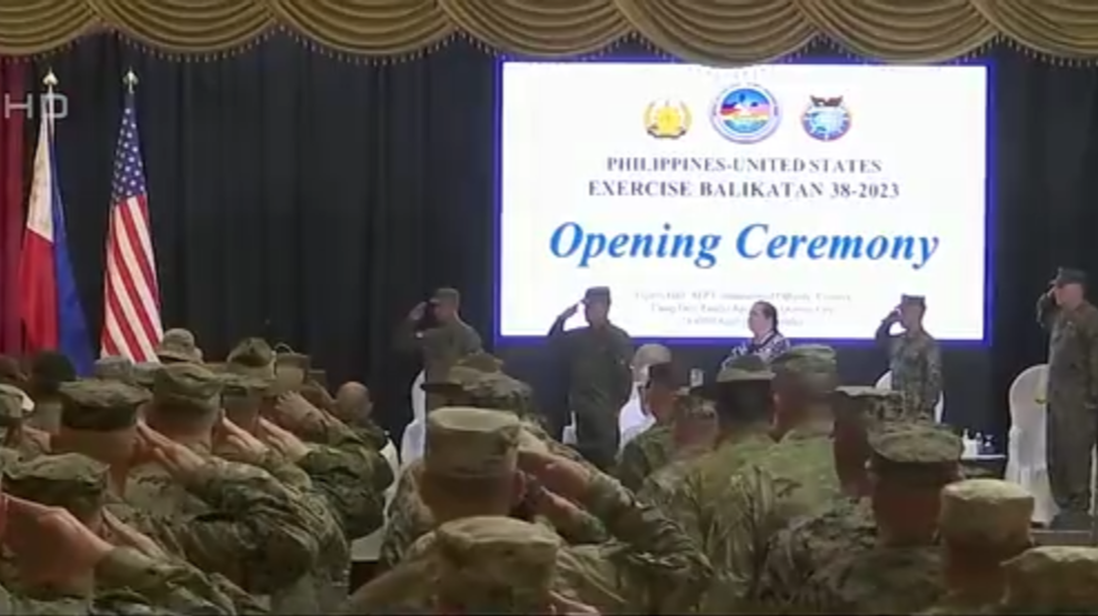 美菲举行史上最大规模军演 中国外交部：不得介入南海问题