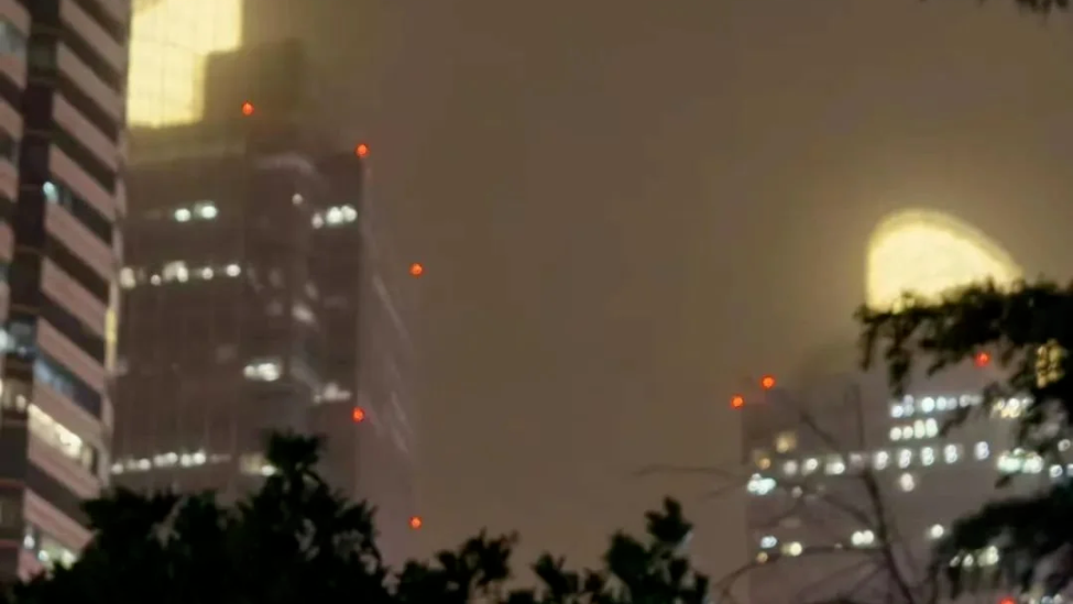 凤凰早报|乌总理出访求援被批;上海空气污染指数爆表