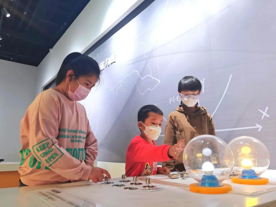 （孩子们走进山丹科技馆 探索科学奥秘）