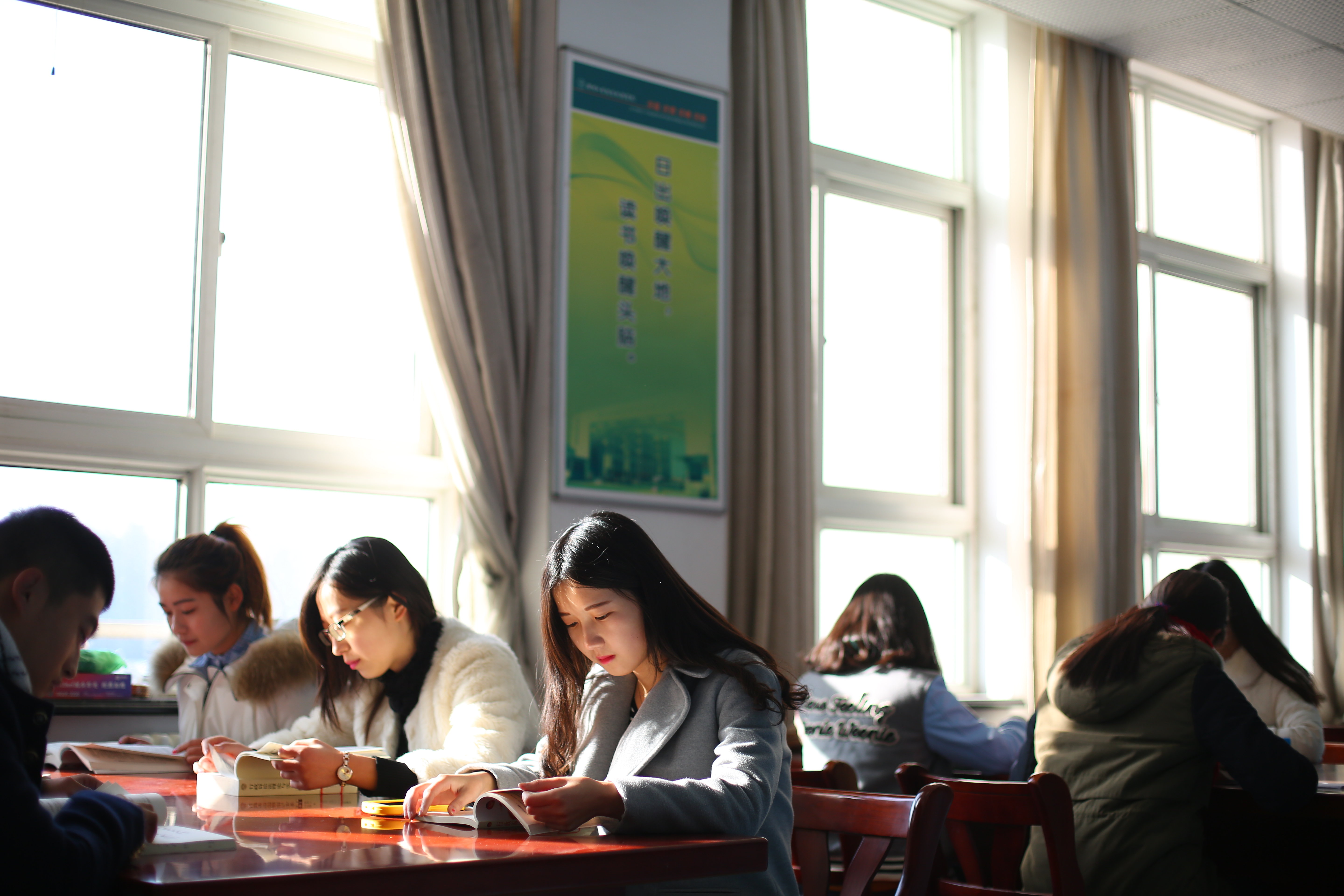 读享彭城 | 在徐州工业学院，与书香“撞”了个满怀