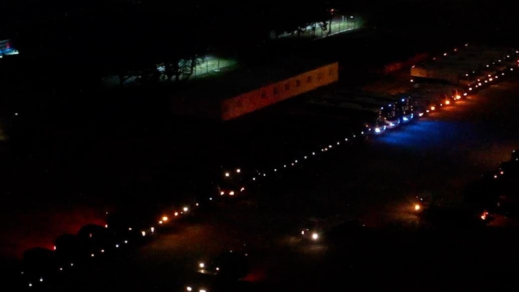 全体出动！夜间运输保障车辆出动演练登场