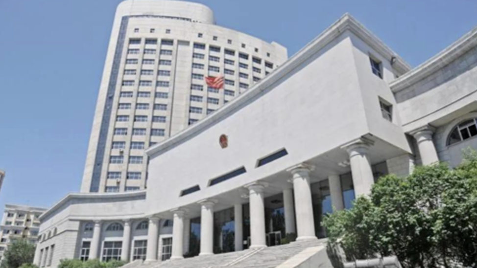 男子因父亲瘫痪不愿赡养将其活活饿死，被判死缓