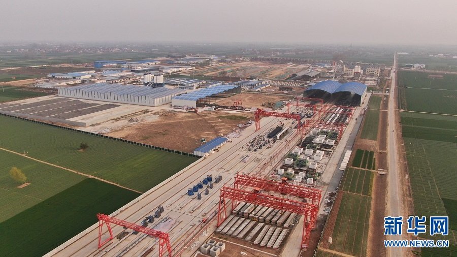 河南兰太高速二标施工现场。（无人机照片）