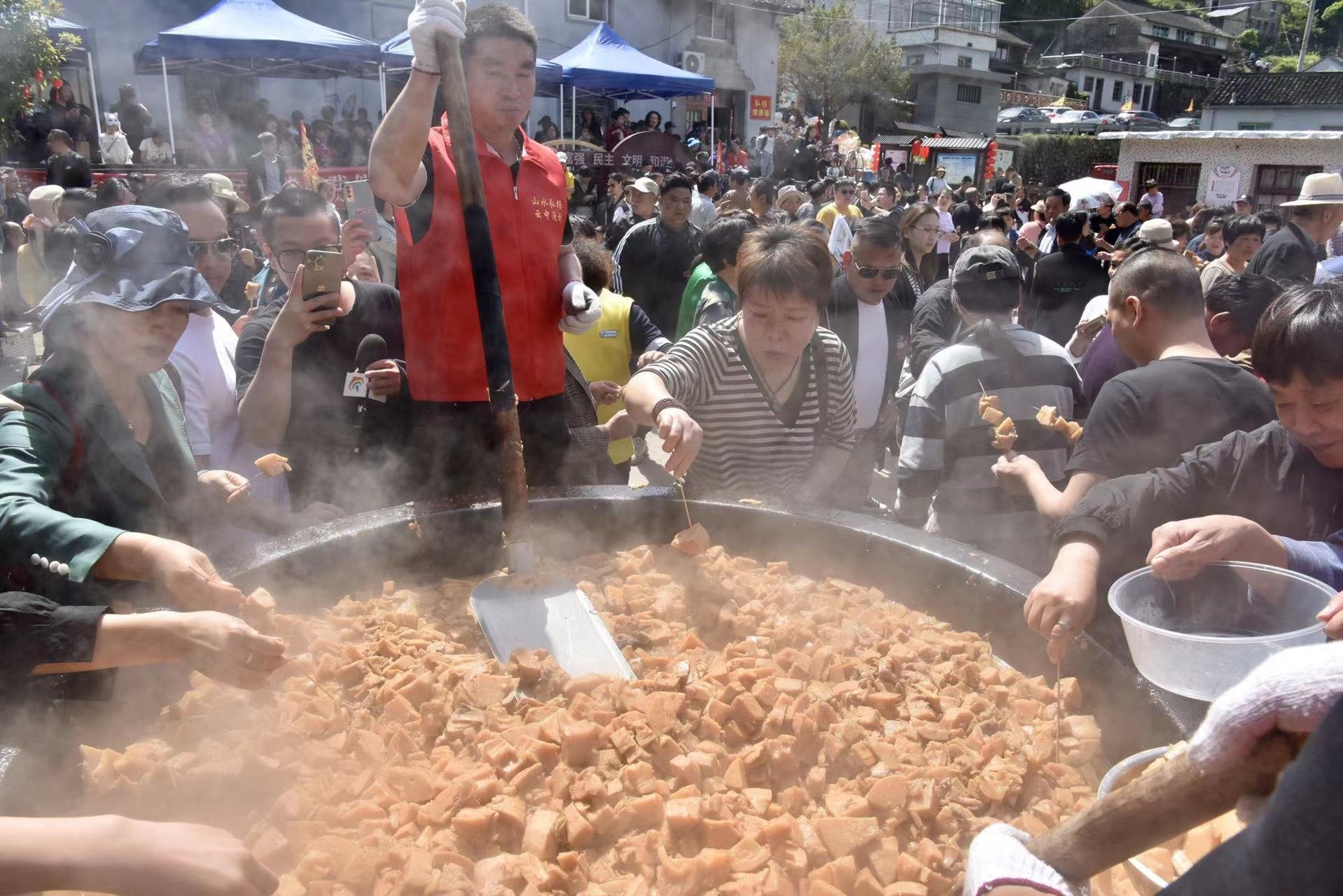 直径2米！宁海弘杨村“天下第一笋锅”烹调最鲜咸的春天