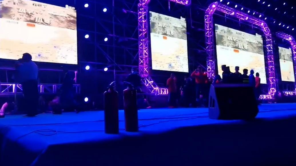 朋友称坠亡杂技演员与丈夫磨合多年表演危险系数高，同行吐槽行业规则