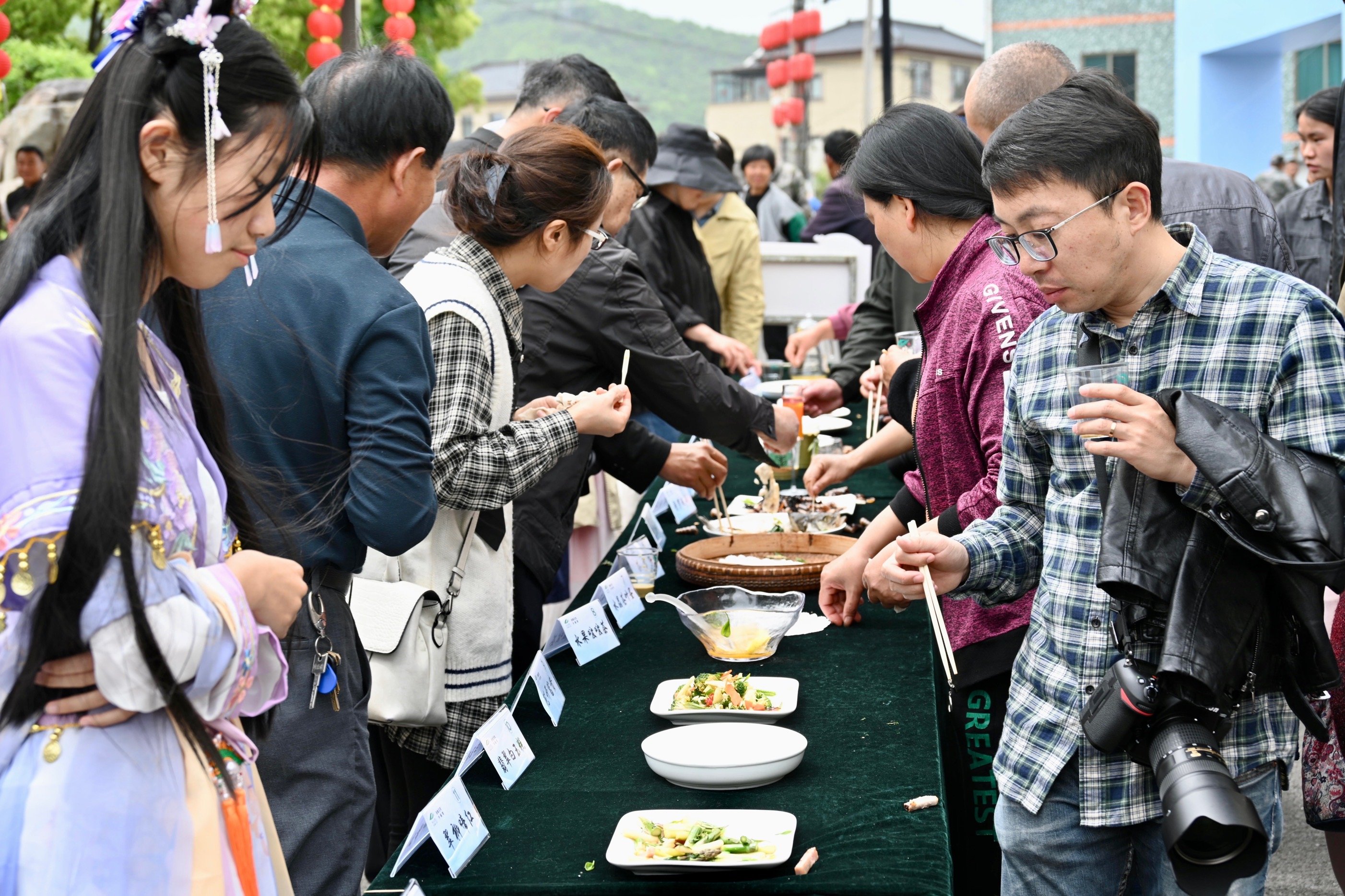这场开在村里的文化节  主打茶文化扩宽村民致富路