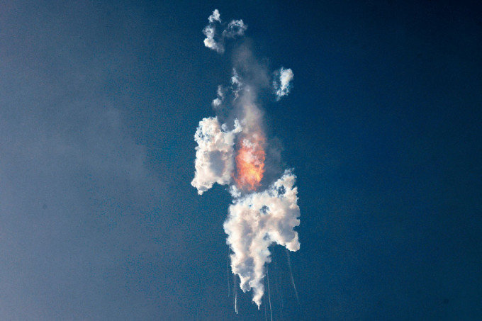 图星舰空中爆炸