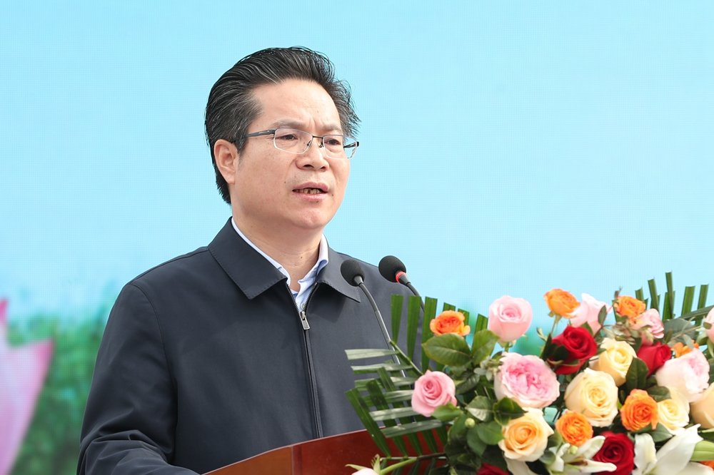 县政府副县长井赵斌介绍了第六届洽川旅游文化季活动安排,文化季从4