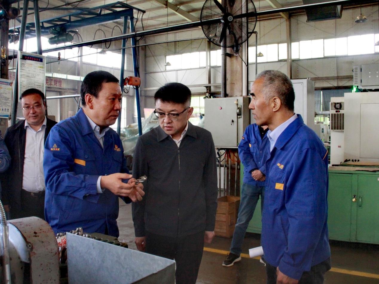 凤翔区委书记王宏强调研"三个年"活动推进及"四型"社区建设情况凤凰网