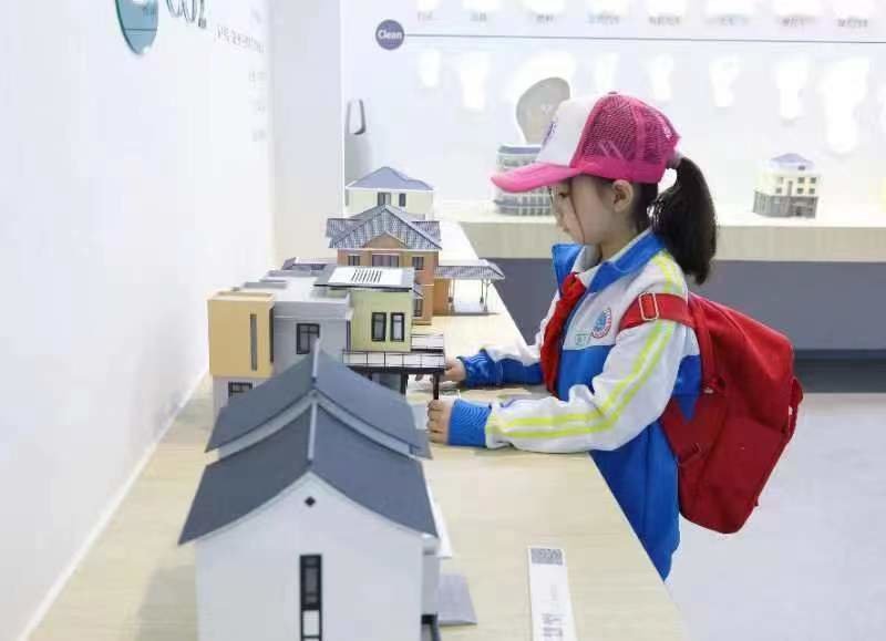 保定师范附属学校师生走进高碑店，研学课堂在身边绿色理念入心间