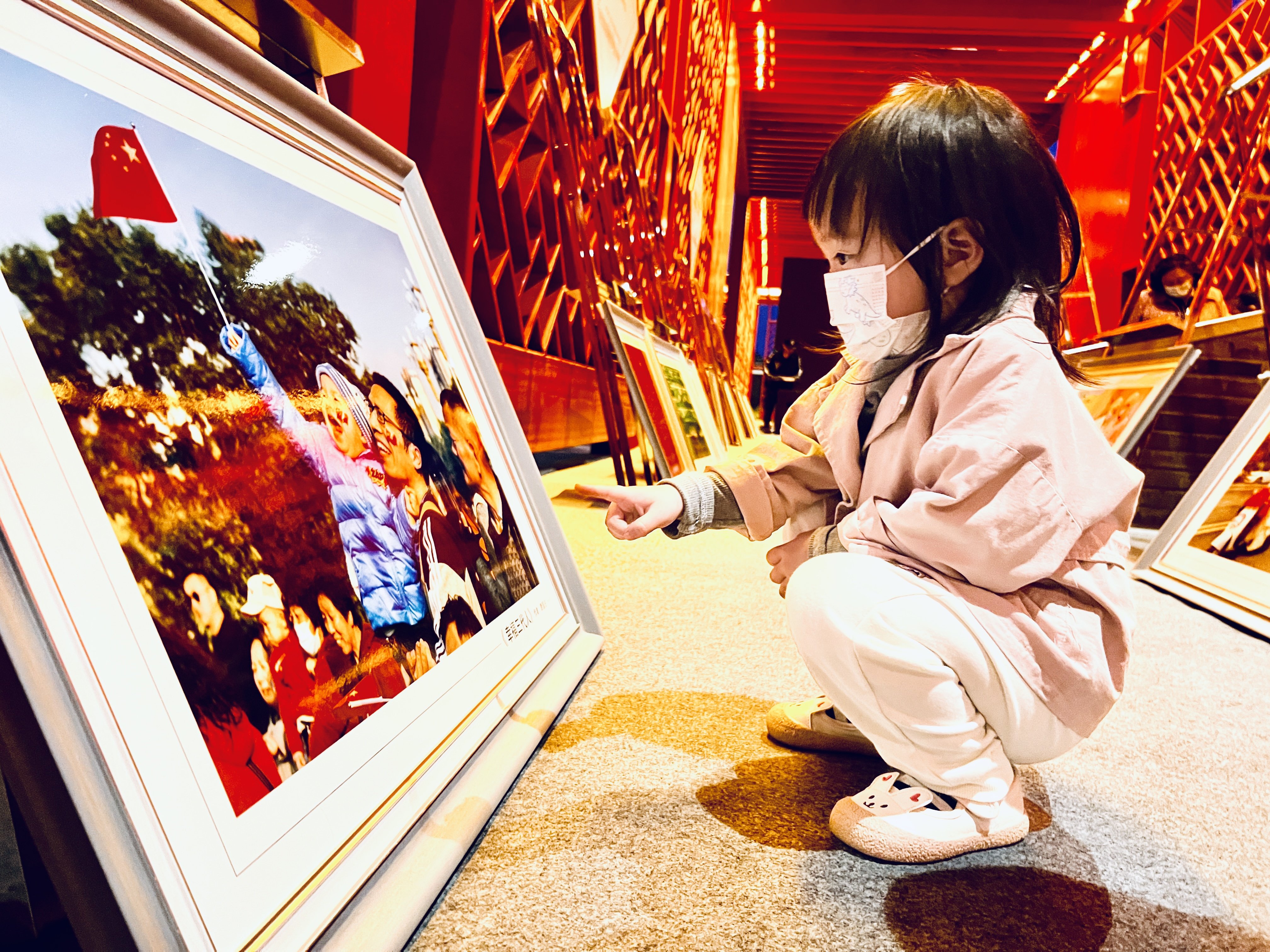 展览吸引了不少市民群众和摄影爱好者前来参观