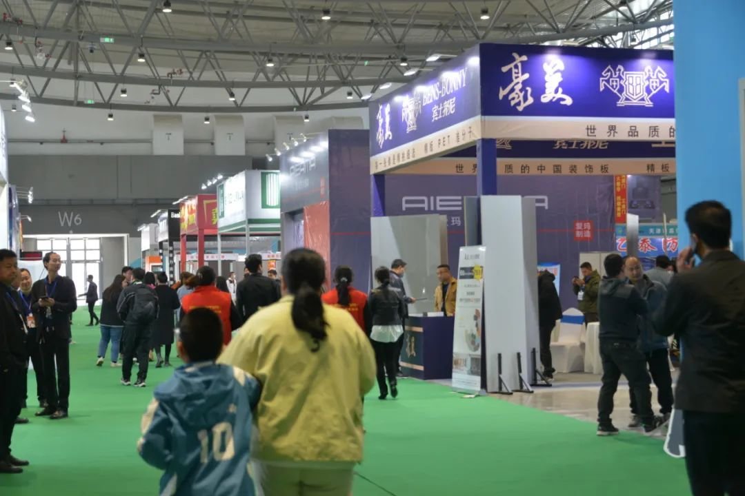 百余商家齐聚兰州新区 一展节能环保新材料