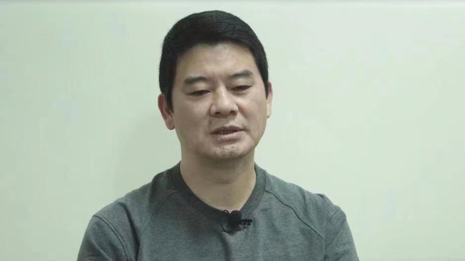 落马副县长视下属为仆从 脚垫丢了喊县局出警
