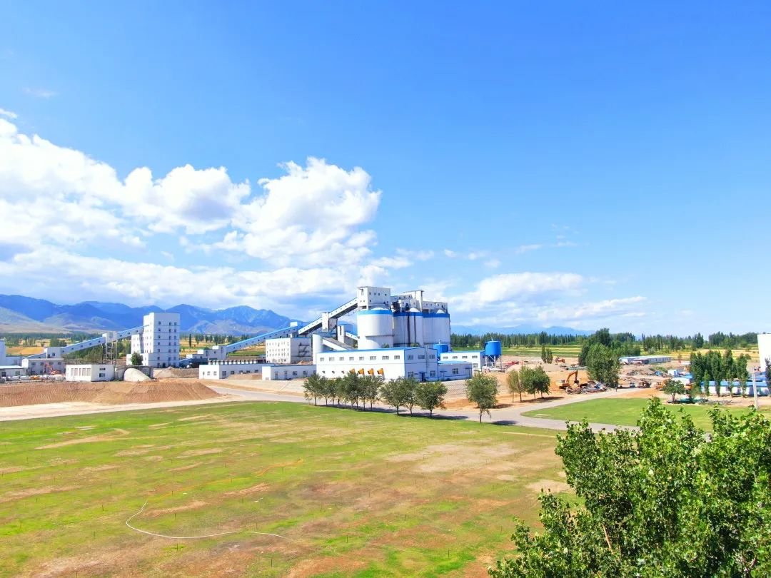 ▲伊犁一矿南工广大景图