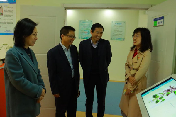 省国资委党委书记,主任王宏来徽商职业学院调研__凤凰网