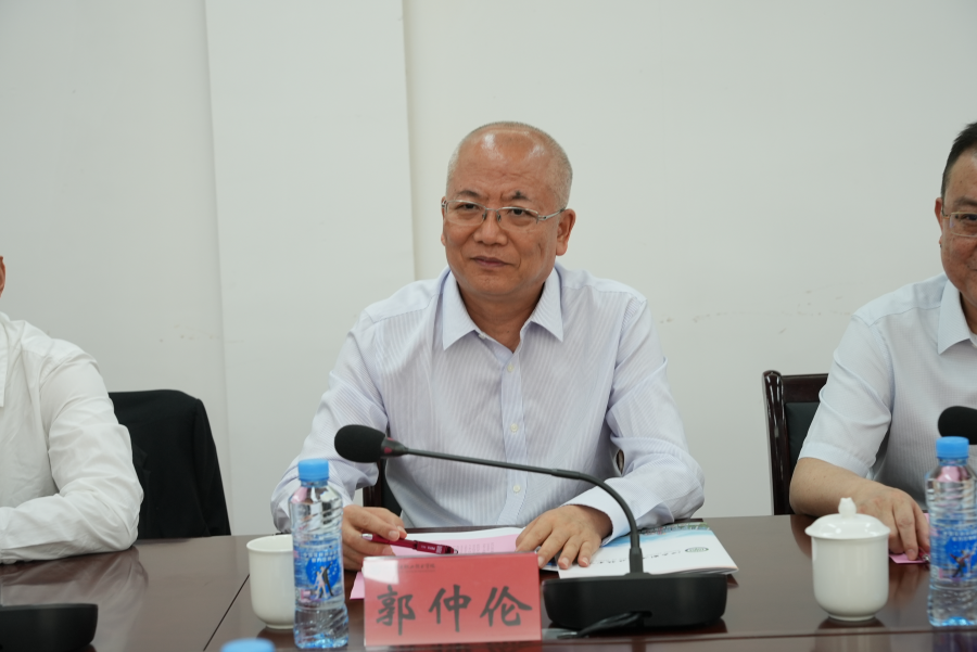 深圳风向标公司董事郭仲伦