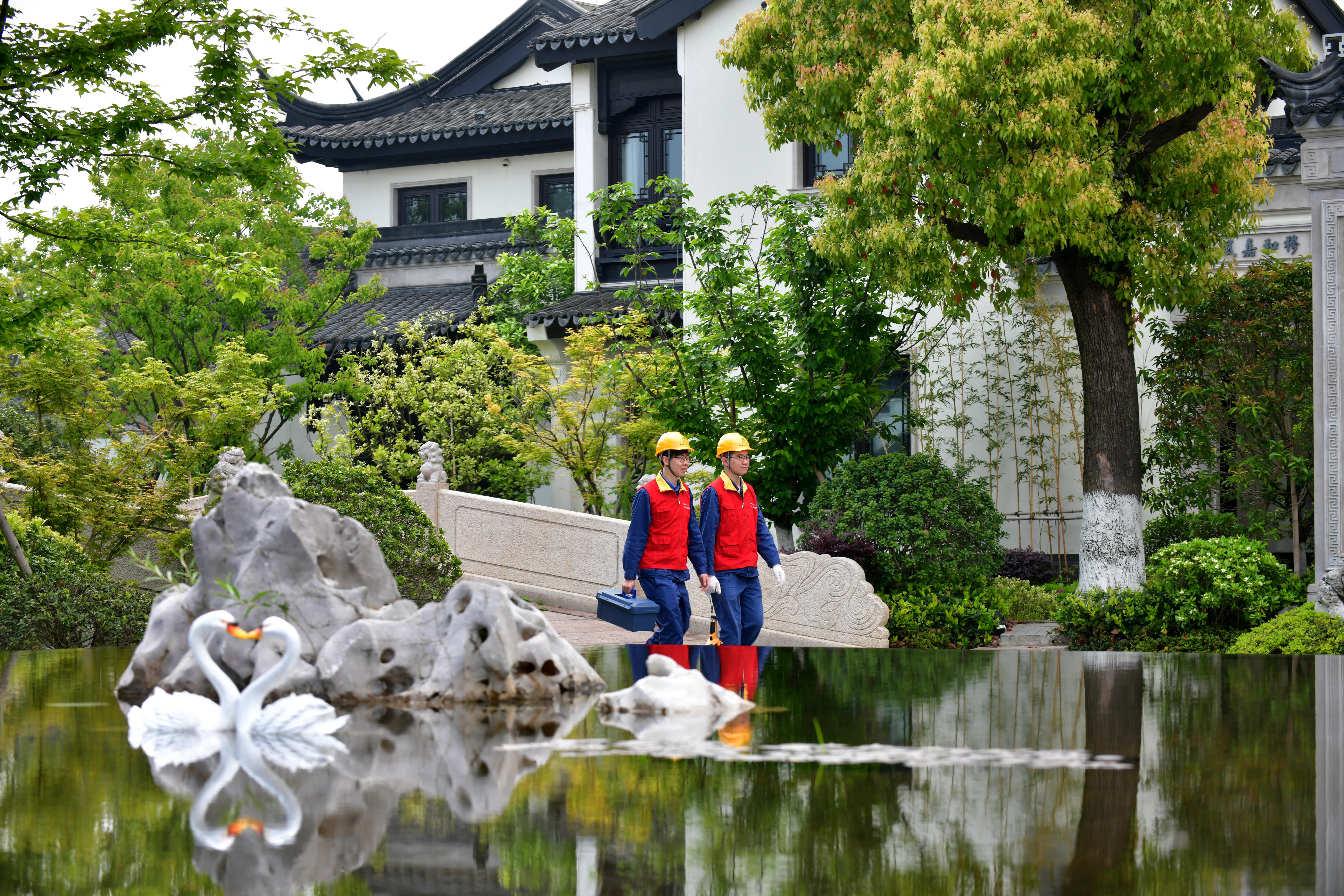 国网余姚市供电公司：电力服务走在前 “五一”旺季迎客来