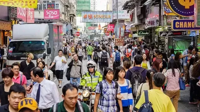 “大门开小门不开”？港人融入大湾区，面临哪些生活细节上的难题？