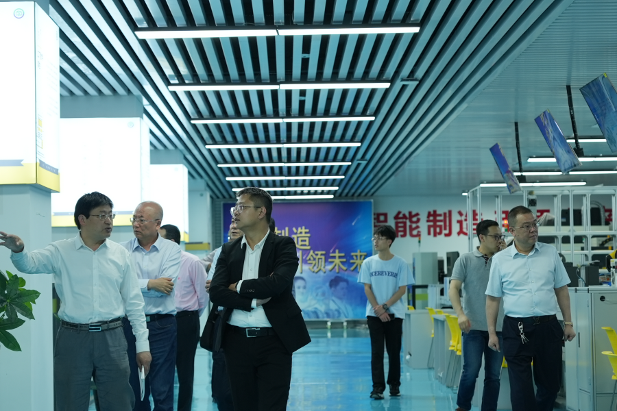 比亚迪产业学院在江西制造职业技术学院签约落地