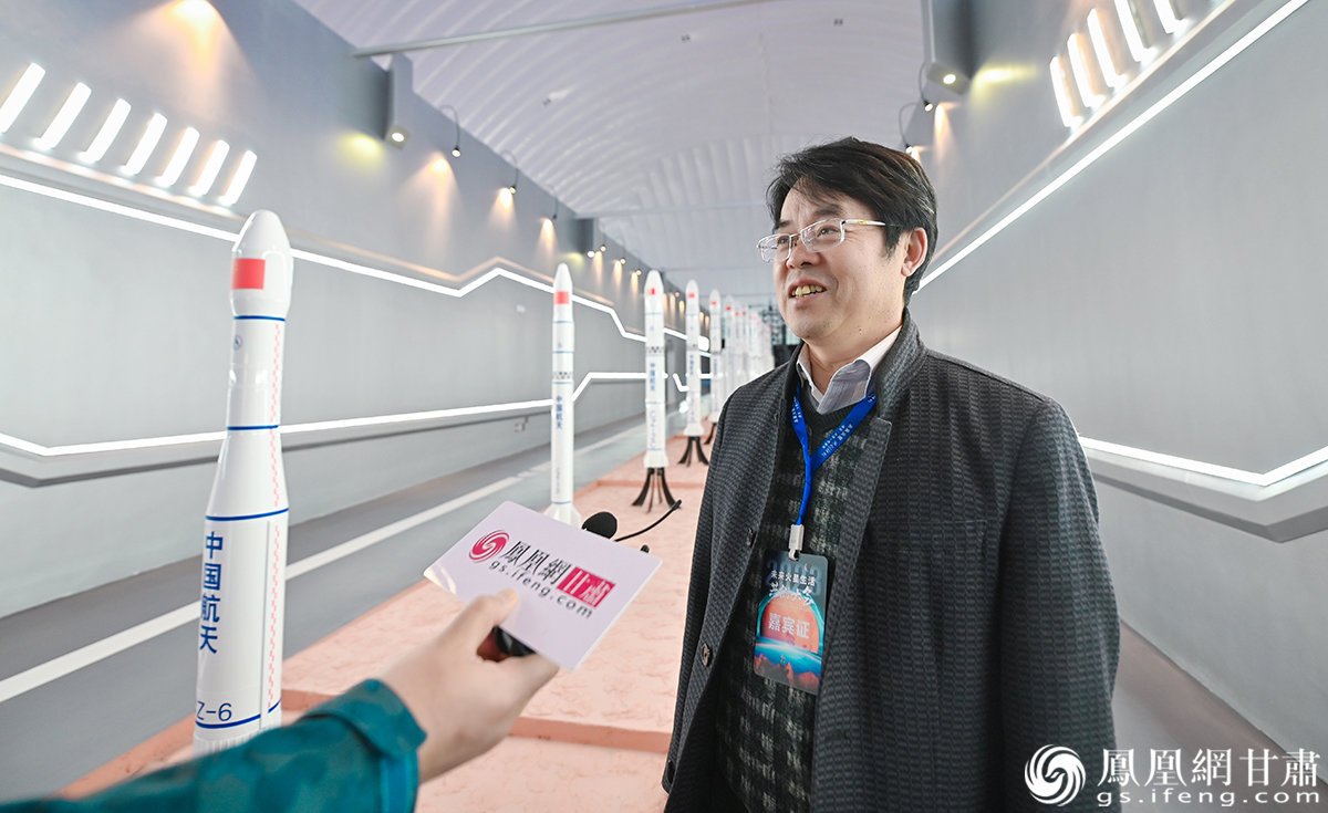 中国航天科技集团“天问一号”探测系统副总指挥李振才表示，火星1号基地满足大家对火星城市的所有想象。杨艺锴 摄