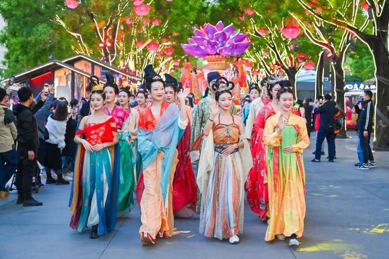 华服昭昭&middot;与子同袍