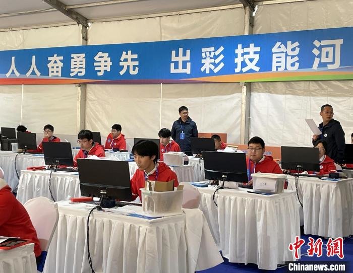 图为比赛现场。　李雯 摄