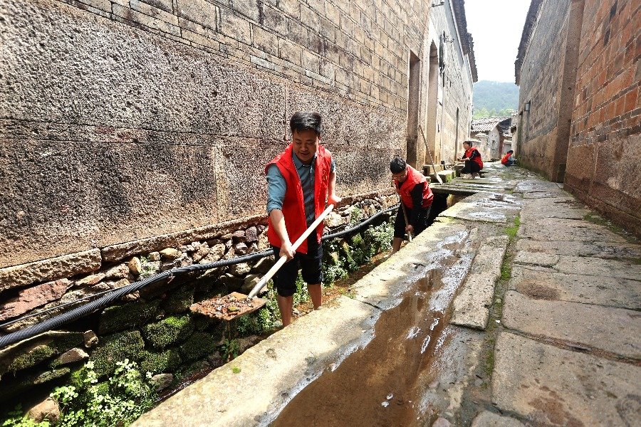 江西东乡：党建引领传统村落保护 让美丽古村留住诗与远方