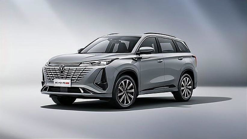 紧凑SUV太卷了，第三代长安CS75 PLUS杀入战场