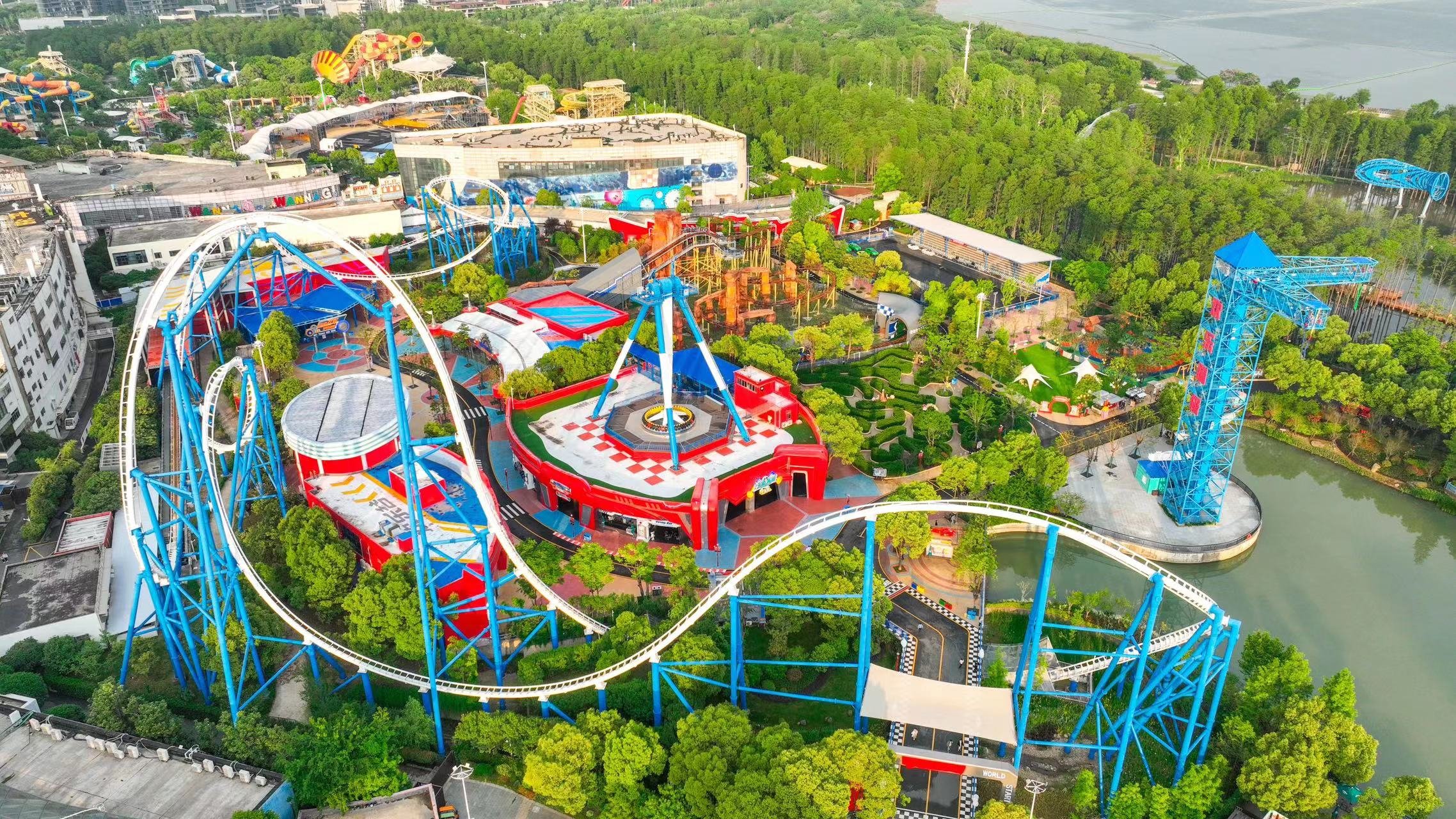 星际奇航矿山车震撼首发 武汉欢乐谷极速世界新区今日开放