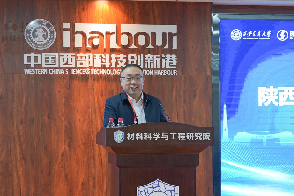 全国首辆镁合金轻量化挂车交付